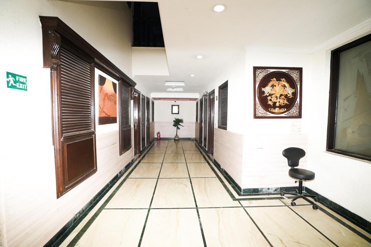 Stay Well Hotels & Homes Gurgaon Buitenkant foto