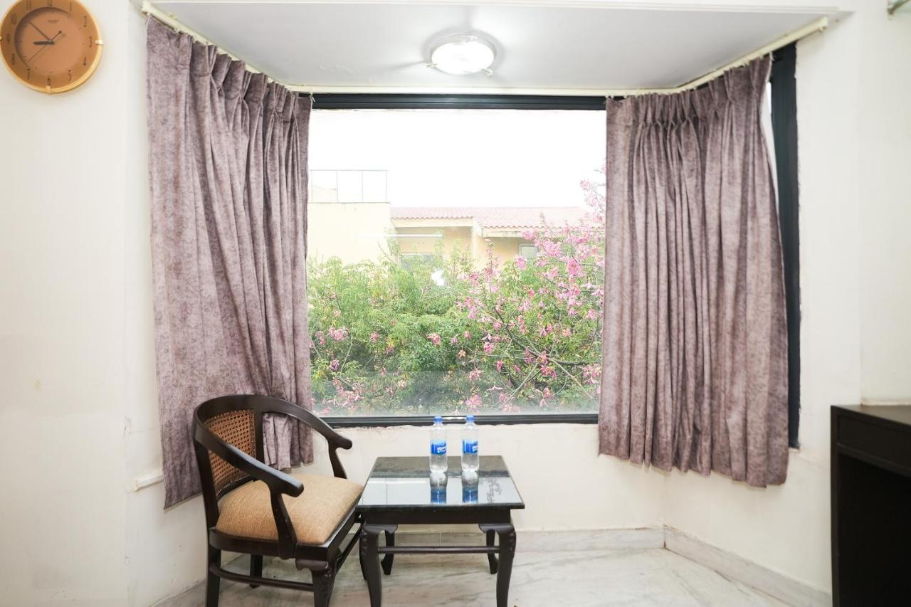 Stay Well Hotels & Homes Gurgaon Buitenkant foto
