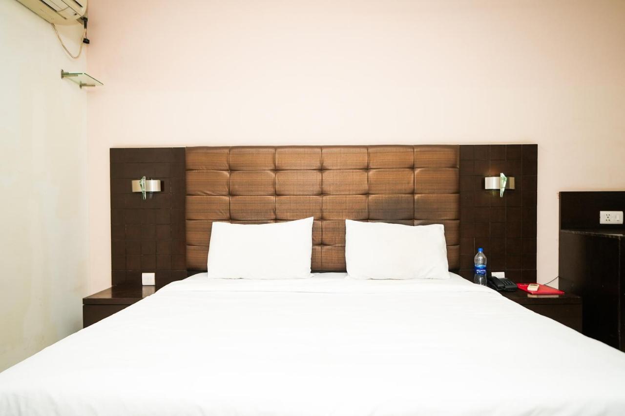 Stay Well Hotels & Homes Gurgaon Buitenkant foto