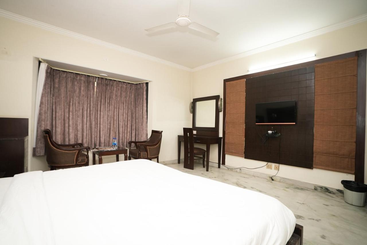 Stay Well Hotels & Homes Gurgaon Buitenkant foto